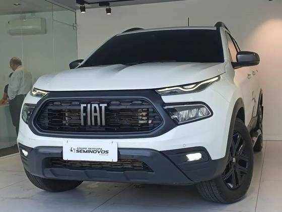 FIAT TORO 2.0 16V TURBO DIESEL ULTRA 4WD AT9 FIAT TORO 2.0 16V TURBO DIESEL ULTRA 4WD AT9